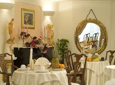 Alba Hotel 3*