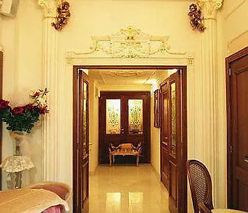 Alba Hotel 3*